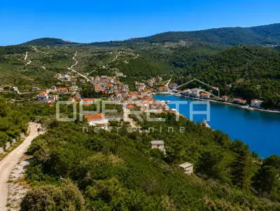 Građevinsko zemljište 400 m², Povlja na Braču, 200 m od mora - 13