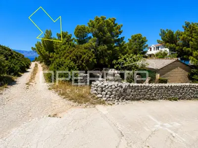 Građevinsko zemljište 400 m², Povlja na Braču, 200 m od mora - 11
