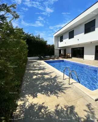 Kuća 178 m², Rovinjsko Selo, bazen i okućnica - 3
