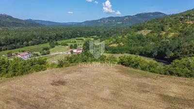 Building plot 1,970 m², Motovun - view of Motovun - 2