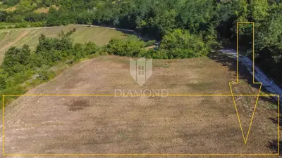 Building plot 1,970 m², Motovun - view of Motovun