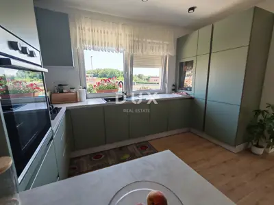 Haus 186 m², Krančići - Pool und Außenküche - 4