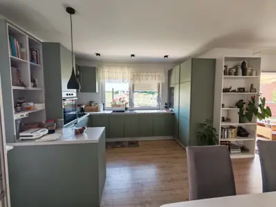 Kuća 186 m², Krančići - bazen i vanjska kuhinja