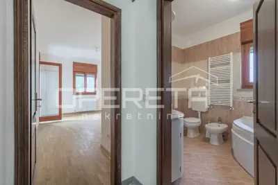 Istria, Poreč - Family house with three residential units and sea view - 16