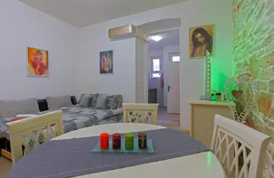 Stan 41 m², Pula Centar, blizu Amfiteatra - 13