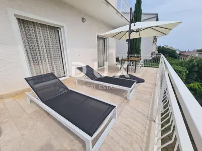 Haus 300 m², Dramalj - 5 Apartments und Meerblick - 5