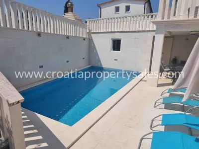 Wohnung, Trogir, 133 m², 4-Zimmer, 650 000 €