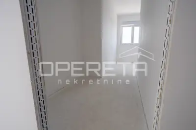 Okrug Gornji, dvosoban stan S7 s krovnom terasom i bazenom - 18