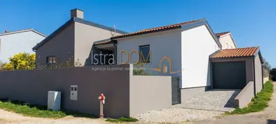 House 135 m², Šikići, Pula - garage and terrace with jacuzzi - 3