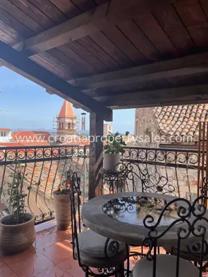 Kamena kuća u Šibeniku, stari grad, terasa s pogledom na more - 13