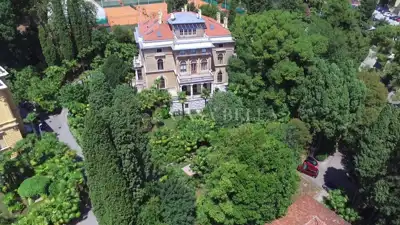 Stan 350 m², Opatija - Centar, luksuzna povijesna vila