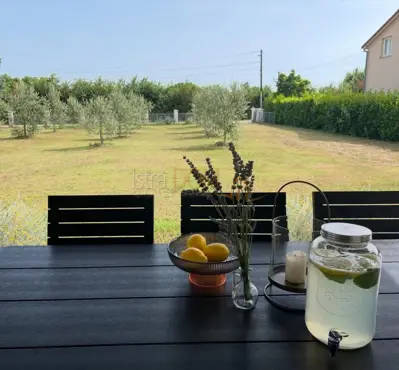 Kuća 160 m², Loborika - blizina Pule i građevinsko zemljište - 4