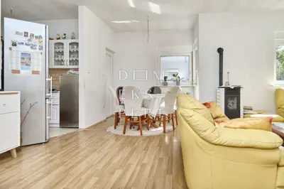 Vugrovec Gornji, Sesvete, Vugrovec Gornji, Familienhaus + Nebengebäude - 2