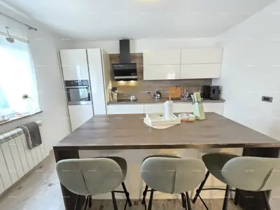 Kuća 300 m², Medulin - blizu mora i plaže - 12