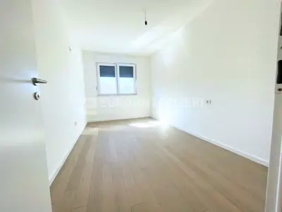 Wohnung 58 m², Gajnice - 3 Zimmer, Terrasse und Parkplatz - 10