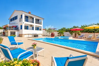 Haus 200 m², Žminj - Pool und zusätzliches Bauland