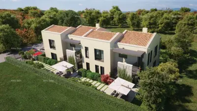 Poreč – stan s terasom i dvorištem