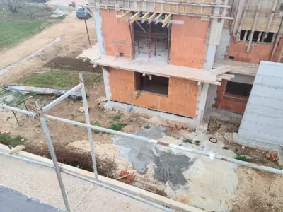 Poreč – stan s terasom i dvorištem - 14