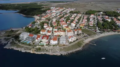 Stan 64,65 m², Povljana - vrt i terasa 22,62 m² - 15