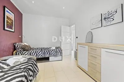 Haus 160 m², Štinjan - Pool und gepflegter Garten - 22