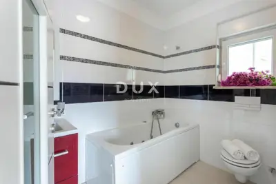 Haus 160 m², Štinjan - Pool und gepflegter Garten - 17