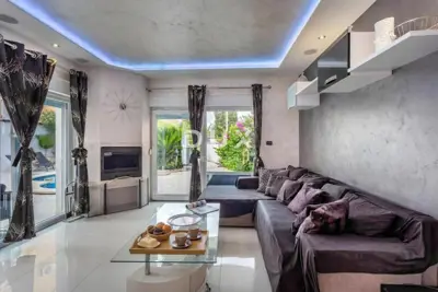 Haus 160 m², Štinjan - Pool und gepflegter Garten - 10