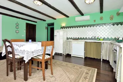 Kamena kuća 323 m², Trviž - bazen i wellness - 19