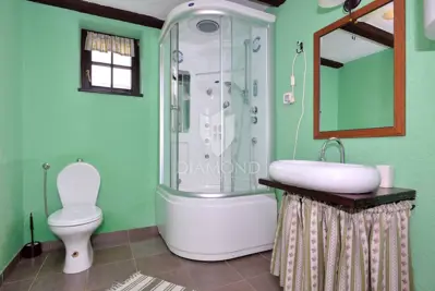 Kamena kuća 323 m², Trviž - bazen i wellness - 21