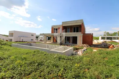 Kuća 155 m², Labin - bazen i okućnica - 3