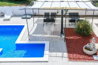 House 256 m², Duga Uvala - pool and quiet location - 15