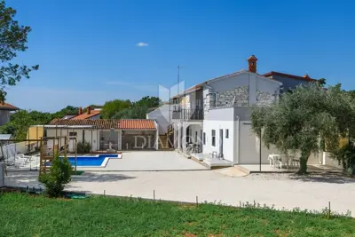 House 256 m², Duga Uvala - pool and quiet location - 14