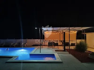 House 256 m², Duga Uvala - pool and quiet location - 18