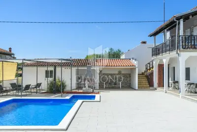 House 256 m², Duga Uvala - pool and quiet location - 2