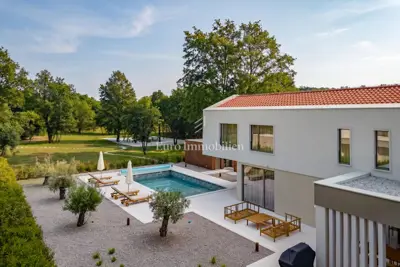 Haus zum Kauf in Labin, 283 m²