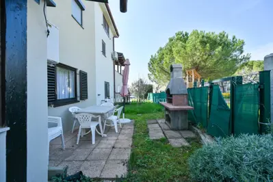 Istra, Novigrad - kuća s 2 stana i garažom - 14