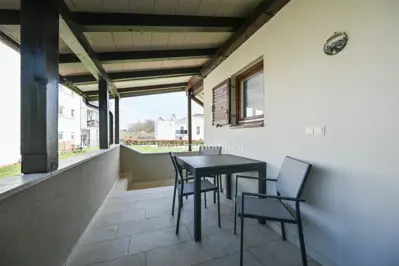 Istra, Novigrad - kuća s 2 stana i garažom - 13