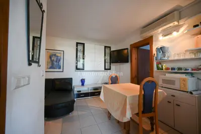 Istra, Novigrad - kuća s 2 stana i garažom - 18