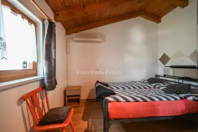Istra, Novigrad - kuća s 2 stana i garažom - 10