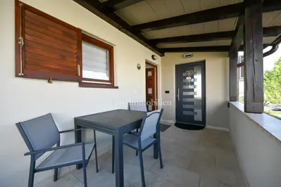 Istra, Novigrad - kuća s 2 stana i garažom - 15
