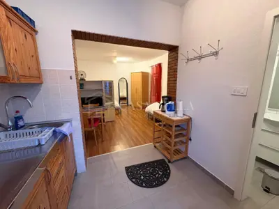 Apartment 27 m², Jadranovo - ground floor, terrace and storage room