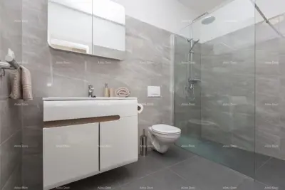 Haus 157 m², Raša - Garten mit Pool und Sonnenbereich - 15