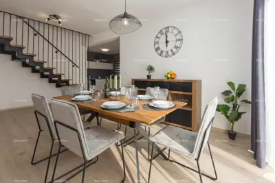 Haus 157 m², Raša - Garten mit Pool und Sonnenbereich - 4