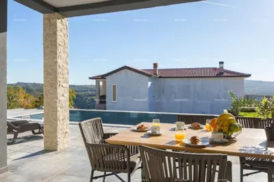 Haus 157 m², Raša - Garten mit Pool und Sonnenbereich - 20