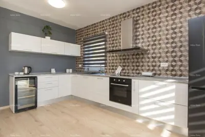 Haus 157 m², Raša - Garten mit Pool und Sonnenbereich - 6