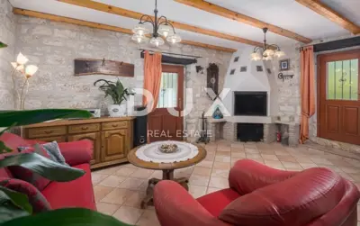 ISTRA, TINJAN - Authentische Steinschönheit mit einem Grundstückskomplex - 2