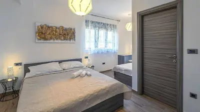 Kuća 654 m², Marčana - grijani bazen i privatnost - 11
