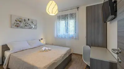 Kuća 654 m², Marčana - grijani bazen i privatnost - 13