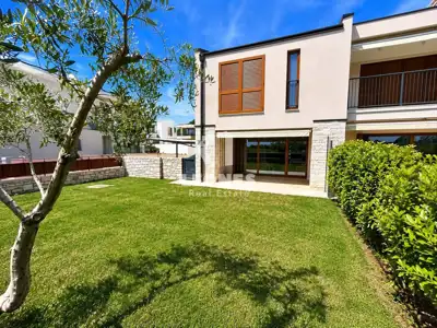 Beautiful end house with sea view in Novigrad - 2