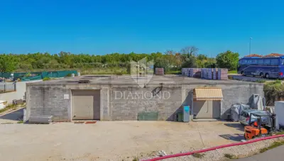 Business hall 750 m², Novigrad surroundings - high-traffic location - 2