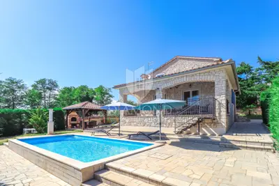 Haus zum Kauf in Poreč, 145 m²